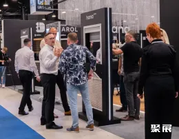 波兰门窗展现场图片3