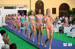 意大利泳衣展现场图片3