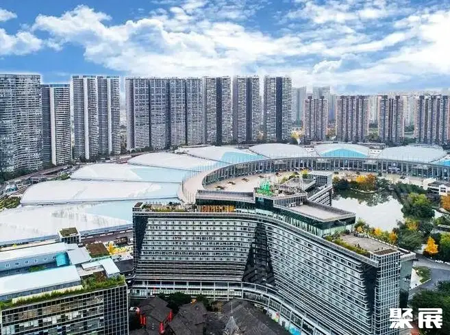 成都世纪新城国际会展中心实拍图
