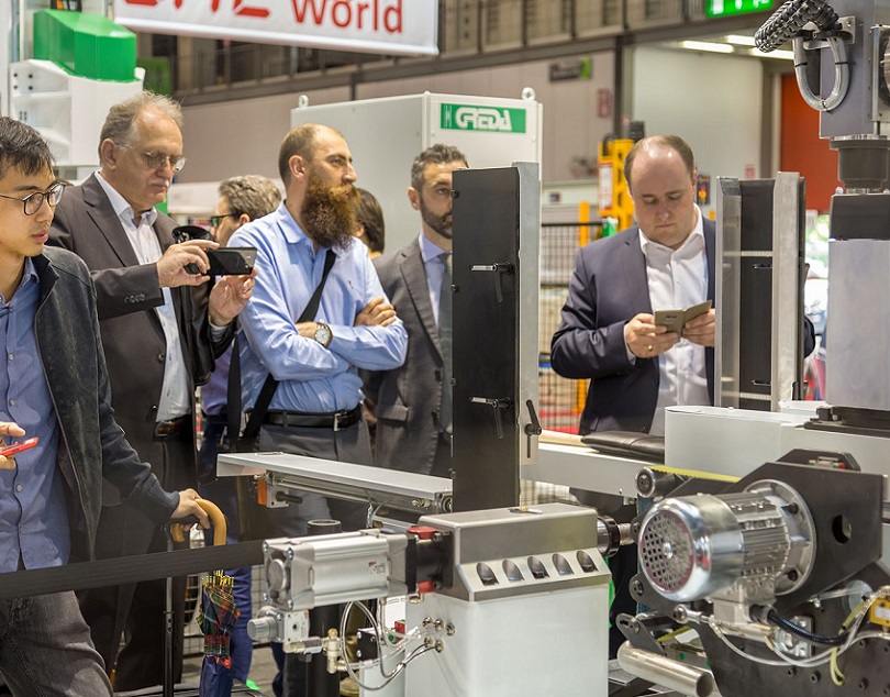 意大利米蘭木工展展會現(xiàn)場(現(xiàn)場盛況)6