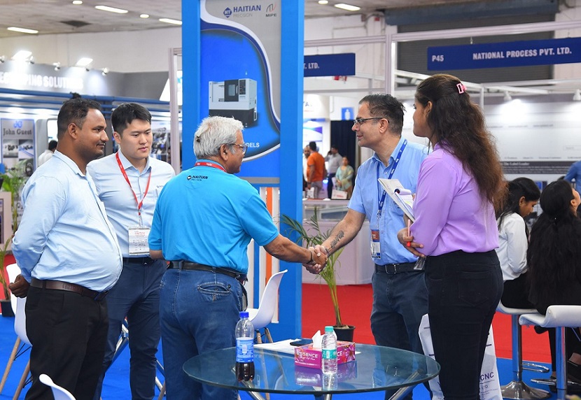 浦那机床展现场图片2