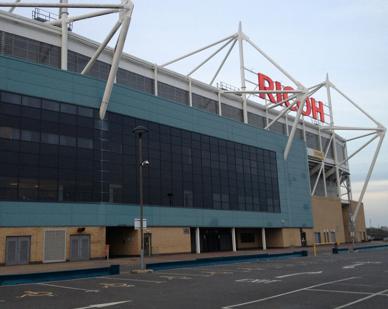 英国考文垂理光球场实拍图