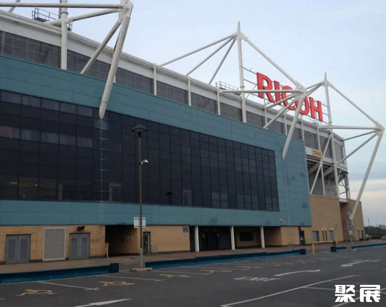 英国考文垂理光球场实拍图