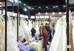 莫斯科婚纱展现场图片5