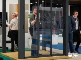 波兰门窗展现场图片4