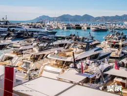 戛纳游艇展现场图片5