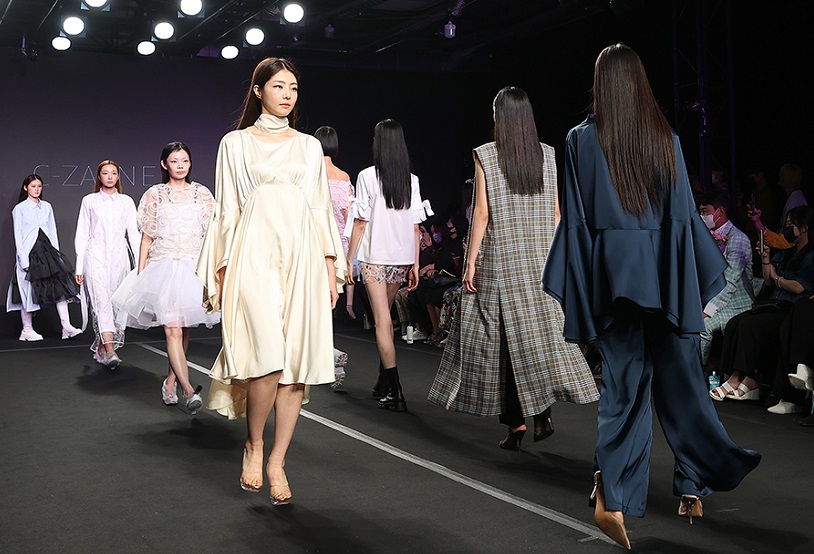 韩国服装展现场图片1