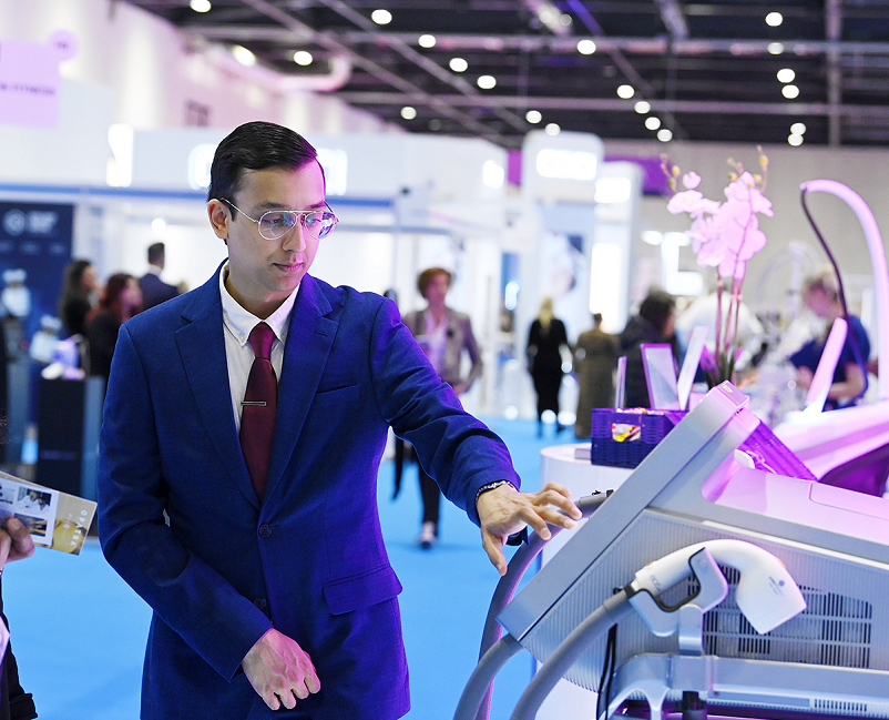 倫敦美容美發(fā)展展會(huì)現(xiàn)場(chǎng)(現(xiàn)場(chǎng)盛況)9