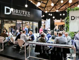 波兰门窗展现场图片2