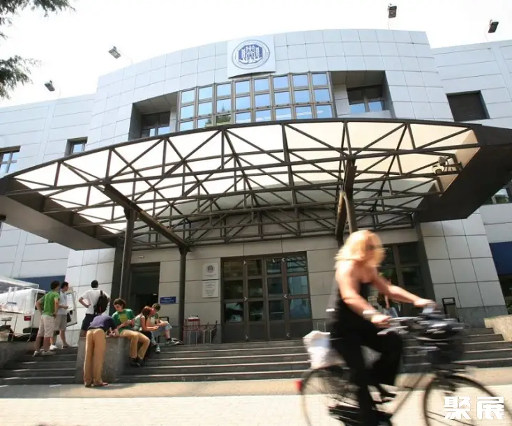 意大利贝尔加莫大学展馆图