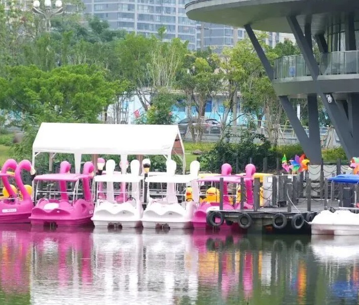 温州苍南县城新区中心湖广场实景图