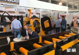 波兰木工机械展现场图片3