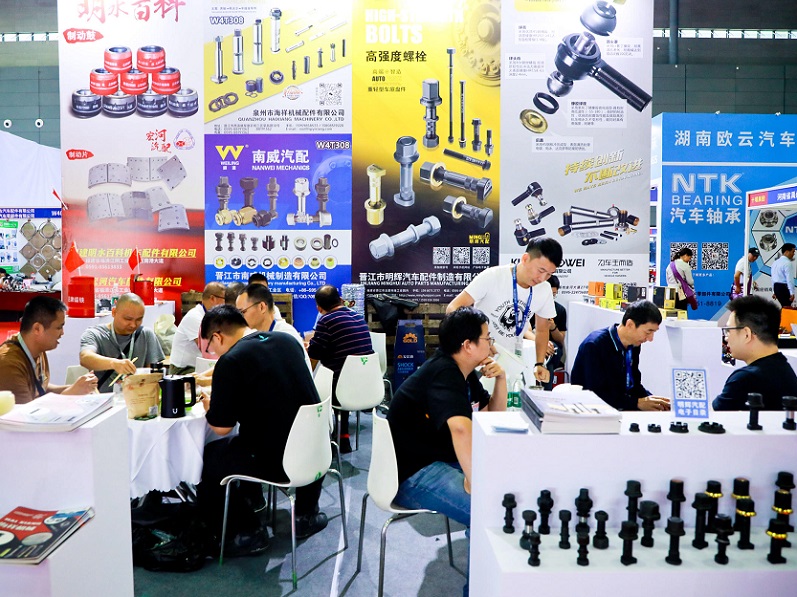 济南泉利重卡配件展展会现场(现场盛况)5