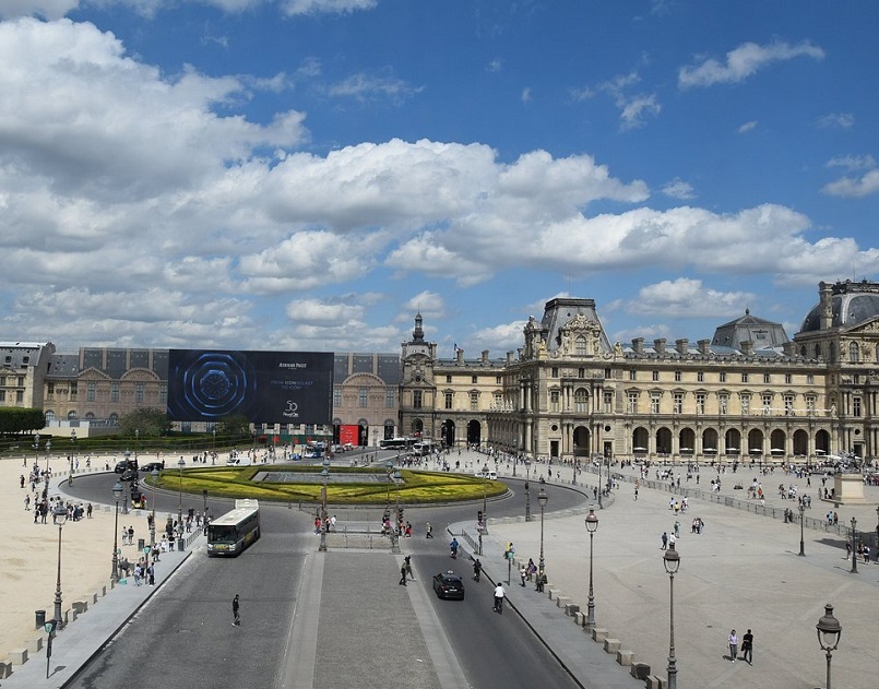 法国巴黎卢浮宫卡鲁塞尔购物中心实拍图