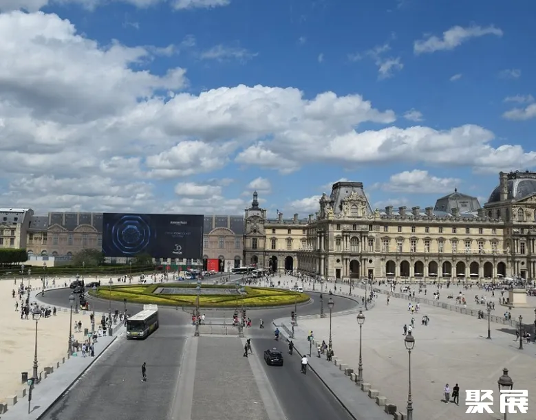 法国巴黎卢浮宫卡鲁塞尔购物中心实拍图