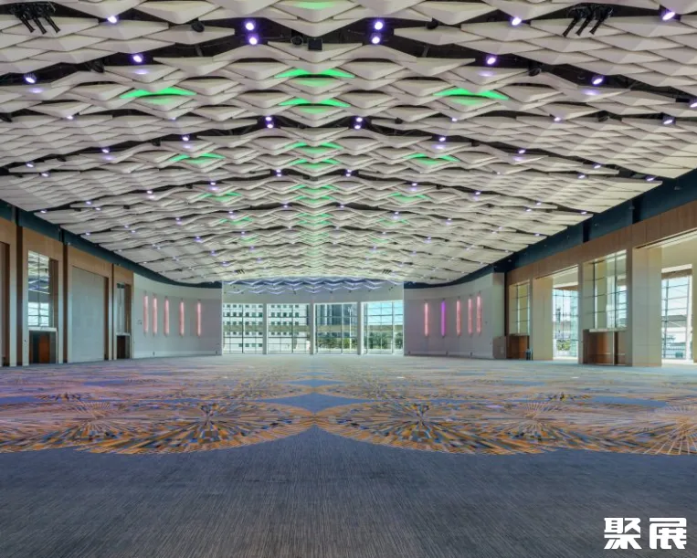 美国底特律亨廷顿广场会展中心实拍图