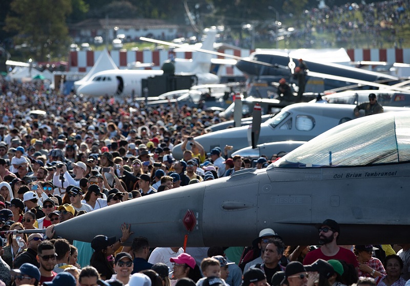 哥伦比亚航空展现场图片3