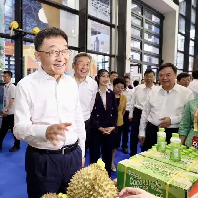 刘宁巡视第21届东博会展馆并看望慰问东博会、峰会工作人员