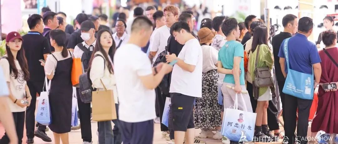 500+发制品企业已抢先预订展位，少量展位火爆招商中！