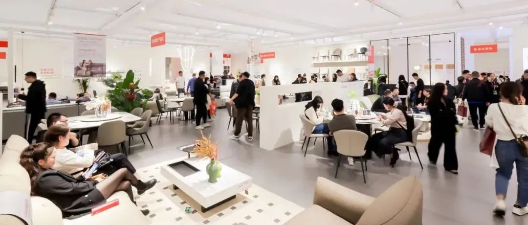 在第51届名家具展上，这个“家具连锁超市”火了！！