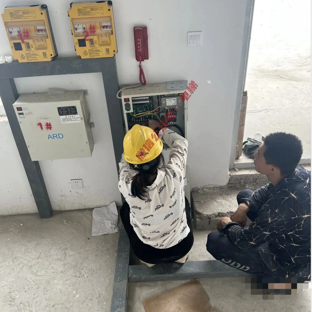 女电梯安装工：我就喜欢做安装！