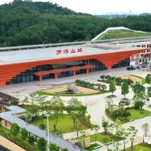 “轨道上大湾区”加速：以三大主轴为集聚的城际铁路网逐步形成