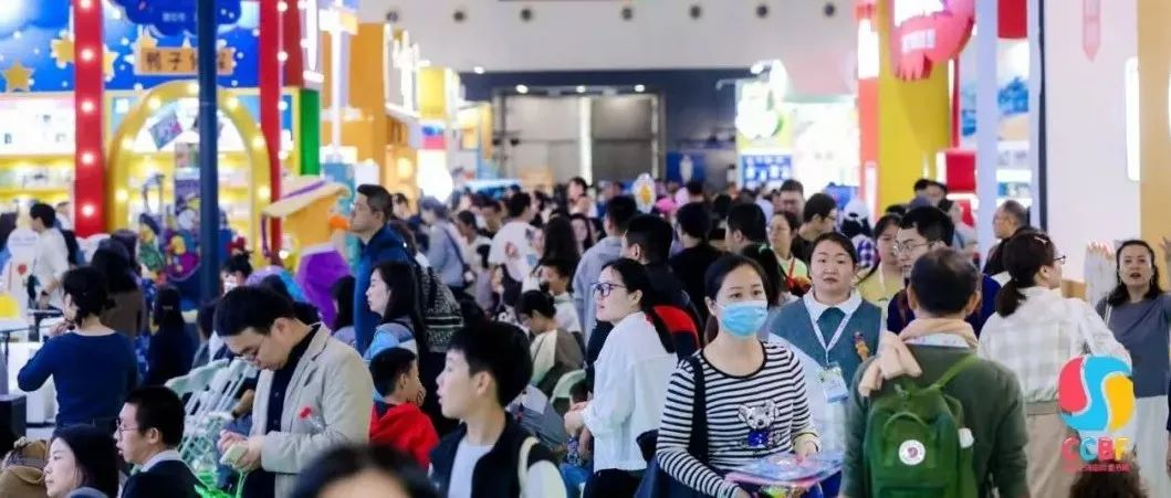 人潮涌动、活动不断，应接不暇！2024 上海童书展次日精彩还在继续！