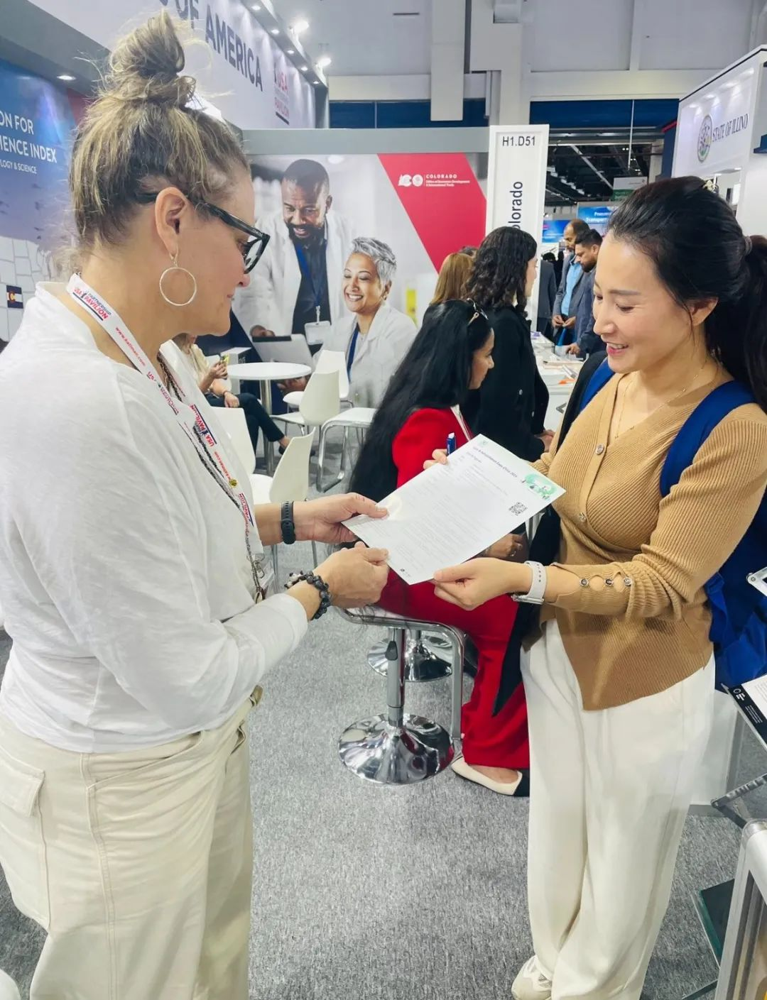 arab health 怎么读迪拜Arab Health现场直击 ｜ 福祉博览会海外买家邀约进行时！_https://www.jmylbn.com_新闻资讯_第5张