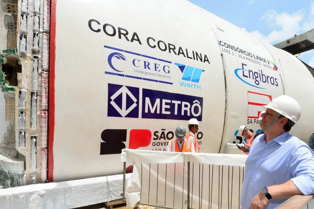 巴西圣保罗州州长Tarcisio de Freitas出席设备始发仪式