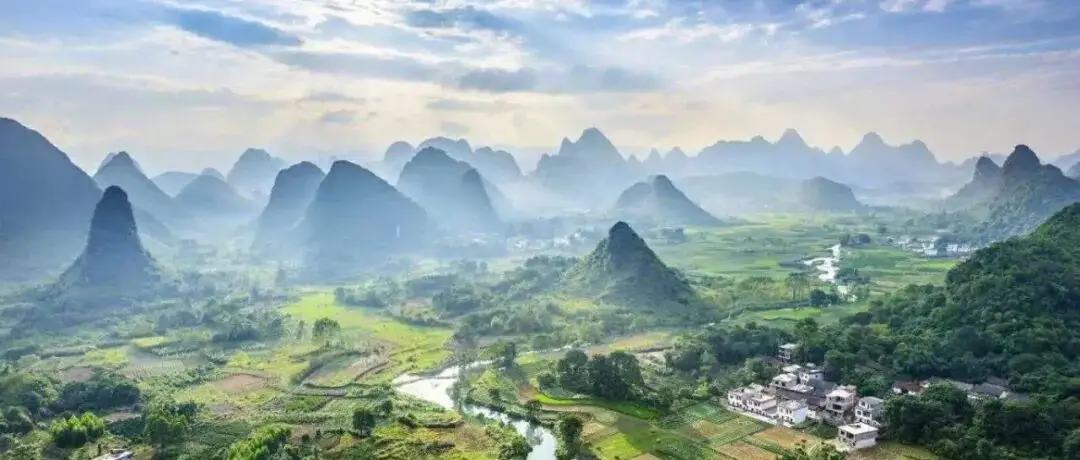 “广西好品”官方展团盛装亮相2025中国高品质美酒出口展暨第35届中国(广州)国际名酒展览会,助力桂品扬帆出海